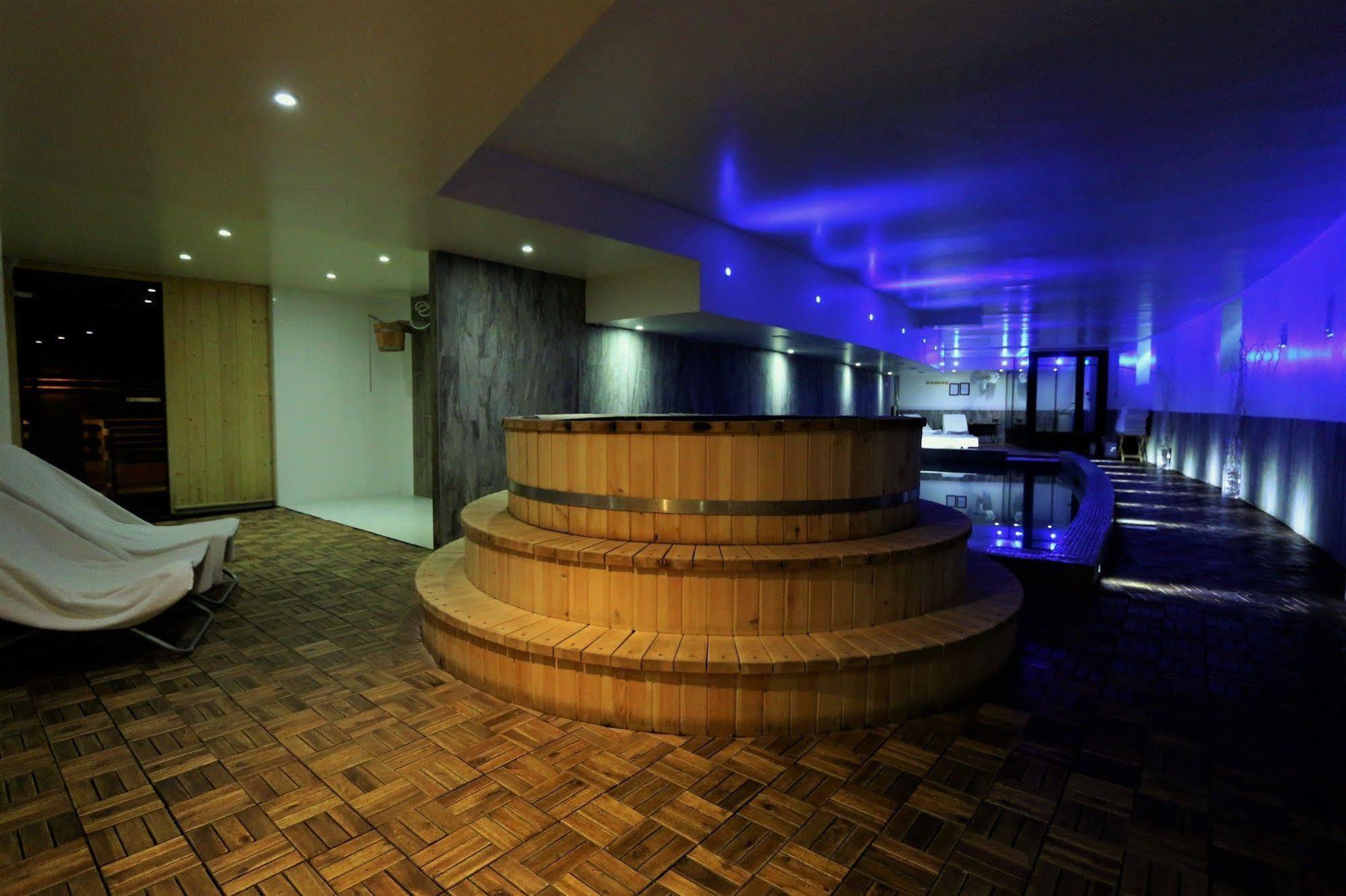 Rock Noir & Spa La Salle-les-Alpes Exterior foto
